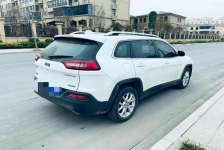 Jeep 自由光