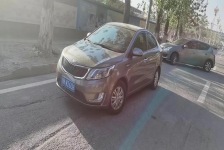起亚K2三厢