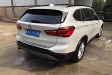 宝马X1