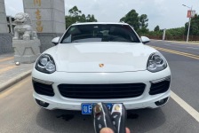 保时捷 卡宴