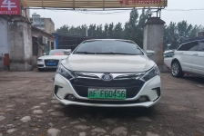 比亚迪 秦
