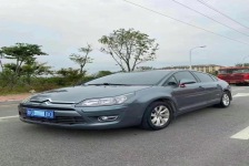 雪铁龙 世嘉两厢