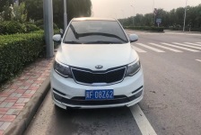 起亚K2三厢