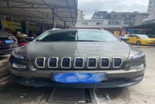 Jeep 自由光