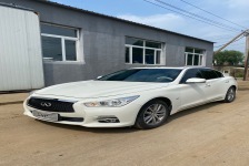 英菲尼迪Q50