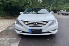 现代 索纳塔八