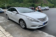 现代 索纳塔八