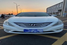 现代 索纳塔八