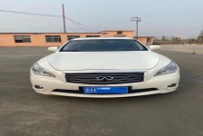 英菲尼迪Q50
