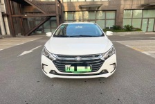 比亚迪 秦
