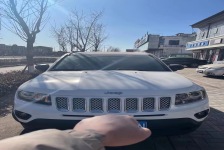 Jeep 自由光