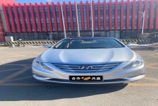 现代 索纳塔八