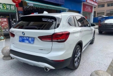 宝马X1