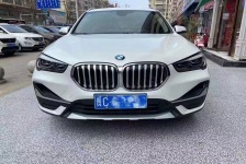 宝马X1