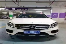 奔驰GLA级