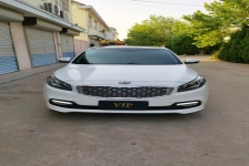 起亚 K4