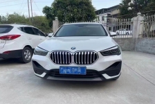 宝马X1