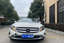 奔驰GLA级