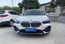 宝马X1