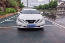 现代 索纳塔八