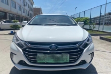 比亚迪 秦