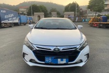 比亚迪 秦