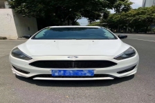 福特 福克斯三厢