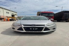 福特 福克斯三厢