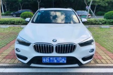 宝马X1