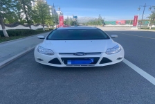 福特 福克斯三厢