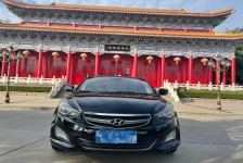现代 朗动
