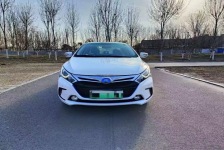 比亚迪 秦