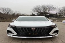 荣威 RX8