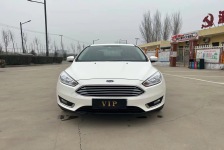 福特 福克斯三厢