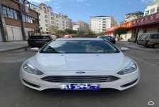 福特 福克斯三厢