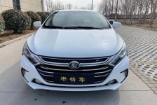 比亚迪 秦