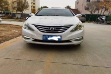 现代 索纳塔八