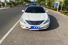 现代 索纳塔八