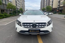 奔驰GLA级