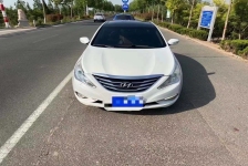 现代 索纳塔八