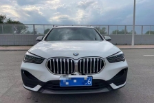 宝马X1