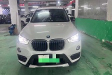 宝马X1
