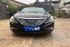现代 索纳塔八