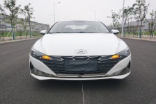 现代 伊兰特
