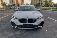 宝马X1