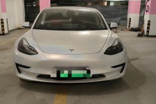 特斯拉 Model 3
