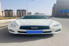 英菲尼迪Q50