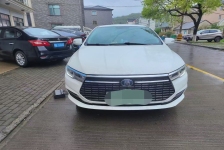 比亚迪 秦
