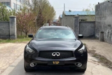 英菲尼迪QX70