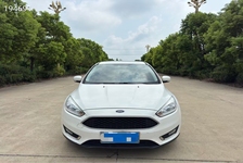 福特 福克斯三厢